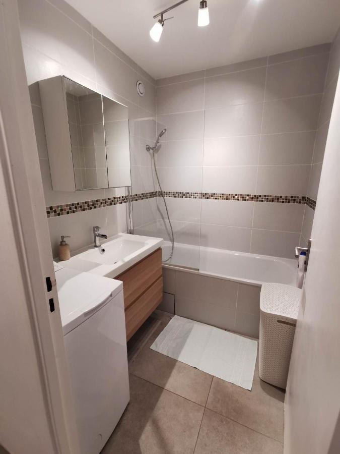 Appartement Proche Disneyland & Paris - 20 Minutes - Proche Gare Rer Ноазиел Екстериор снимка